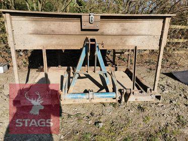 FENCING/TOOL EQUIPMENT CARRIER