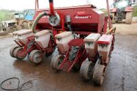 BECKER AEROMAT T 6 ROW MAIZE DRILL - 8