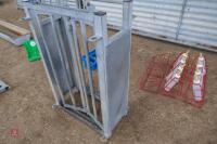 GALVANISED SHEEP RACE STOP GATE