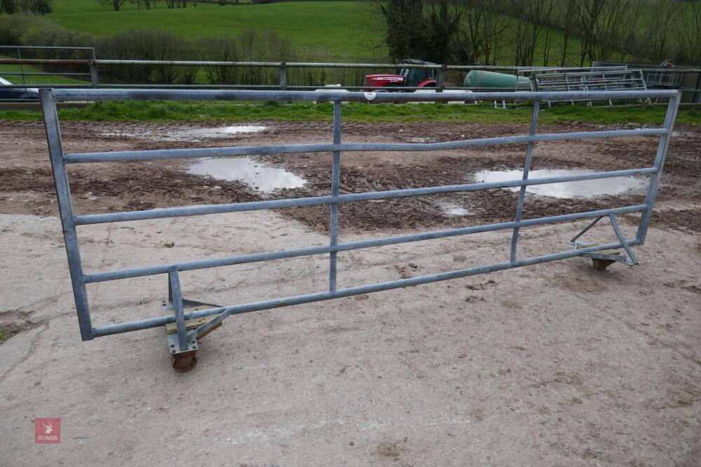 13' GALVANISED FREESTANDING TROLLEY GATE