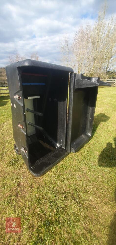 IFOR WILLIAMS TACK BOX