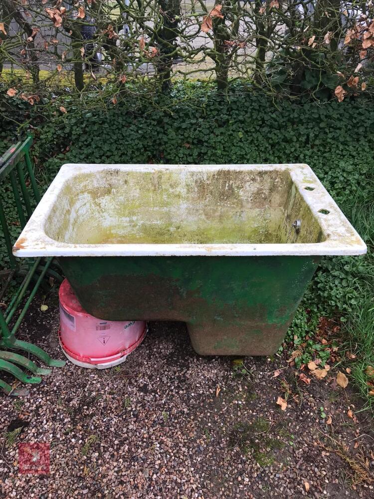 1930S CAST IRON SIT IN BATH