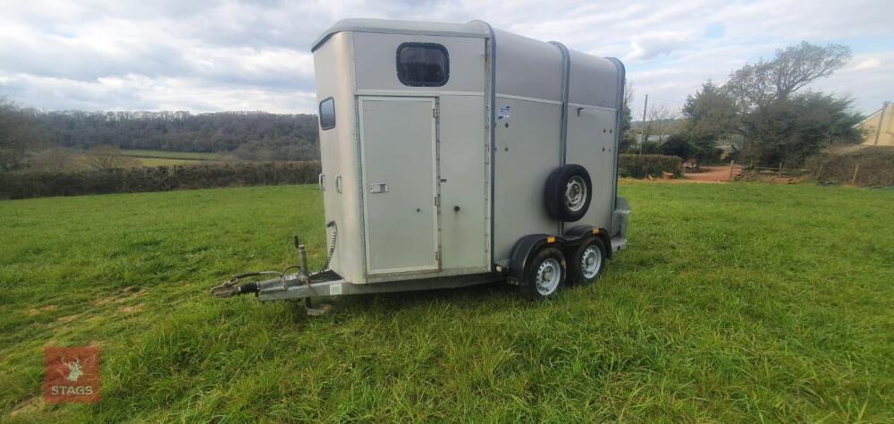 2005 IFOR WILLIAMS 505 CLASSIC HORSE TRAILER