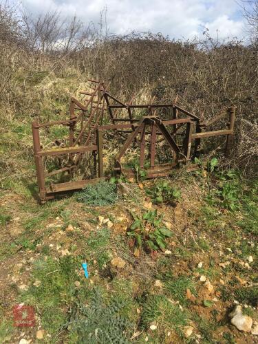 MOUNTED FOLDING DRAG HARROWS