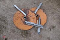 2 X AMAZONE FERTILISER SPREADER DISCS - 4