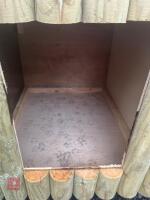 WOODEN FRAMED & CLAD DOG KENNEL - 5