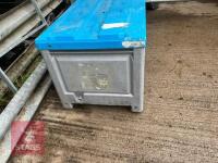 PLASTIC CRATE WITH TOP - 2