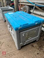 PLASTIC CRATE WITH TOP - 6