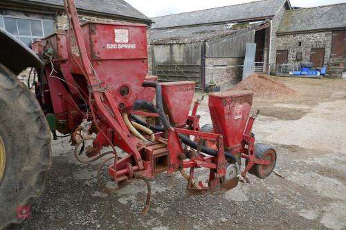 GASPARDO 520 SPRING 6 ROW MAIZE DRILL