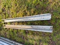 2 GALVANISED UPRIGHTS