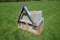 GALVANISED 'A' FRAME TRACTOR WEIGHT - 8