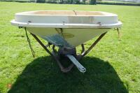 VICON WAGTAIL FERTILISER SPREADER - 4