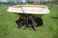 VICON WAGTAIL FERTILISER SPREADER - 7