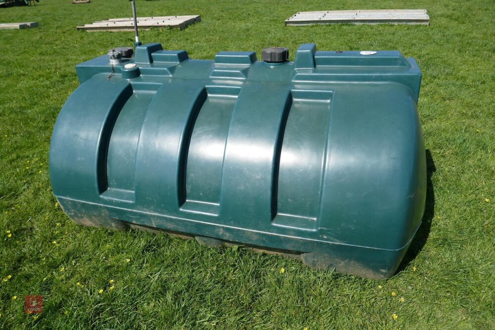 DESO PLASTIC 1000L FUEL TANK