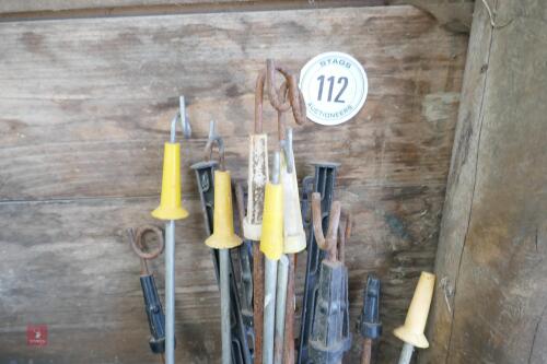 14 MIXED ELECTRIC FENCE STAKES