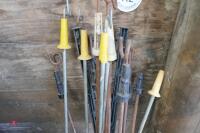 14 MIXED ELECTRIC FENCE STAKES - 2