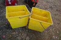 2 YELLOW HOOK OVER LAMBING BOXES - 4