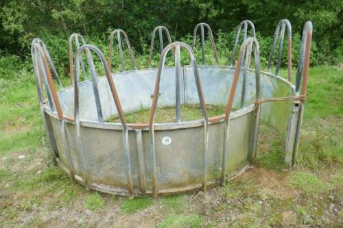 TOMBESTONE CATTLE RING FEEDER