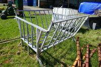 GALVANISED ROUND BALE CRADLE - 3