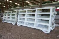 17 HD PLASTIC CATTLE HURDLES - 5