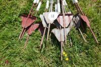 16 METAL ELECTRIC FENCE POSTS - 3