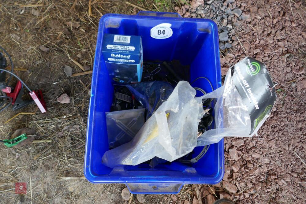 BOX OF VARIOUS INSULATORS & FENCING ACCE