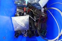 BOX OF VARIOUS INSULATORS & FENCING ACCE - 4