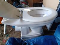 TOILET PAN, SEAT, LID & CISTERN - 3