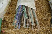 30 PLASTIC ELECTRIC FENCING STAKES - 2