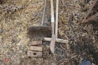 TOOLS, HAMMER HEADS & AXLE STANDS - 5