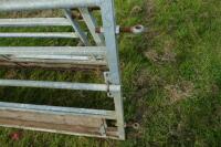 15FT GALVANISED FEED BARRIER - 3