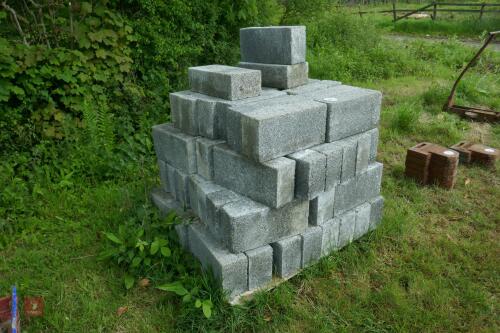 APPROX 64 BREEZE BLOCKS