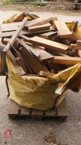 DUMPY BAG OF VARIOUS SIZE WOOD OFFCUTS