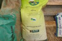 4 BAGS OF GRASS SEED - 3