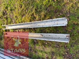 2 GALVANISED UPRIGHTS