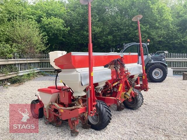 KONGSKILDE BECKER 6 ROW MAIZE DRILL