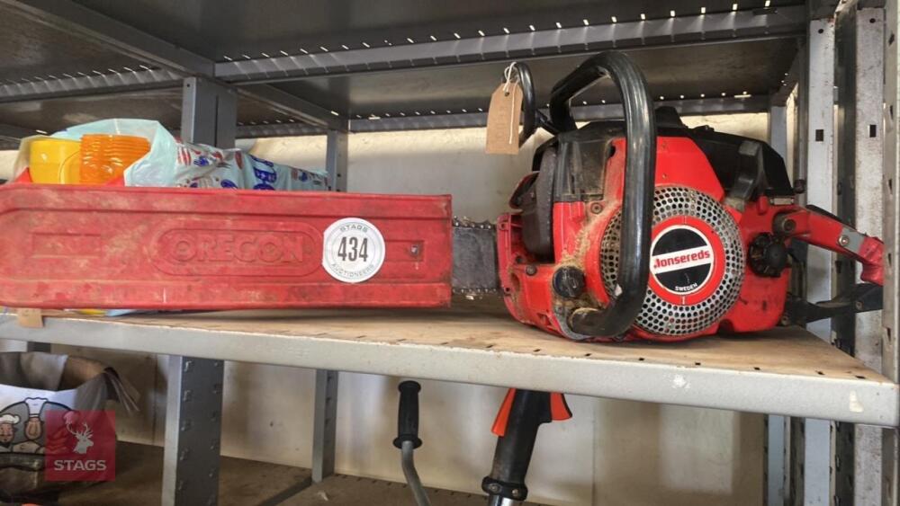 JOHNSEREDS 70E CHAINSAW - NEEDS ATTENTIO