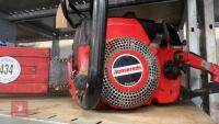 JOHNSEREDS 70E CHAINSAW - NEEDS ATTENTIO - 2