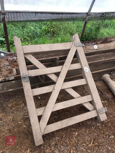 4' H X 3' W WOODEN HUNTING GATE