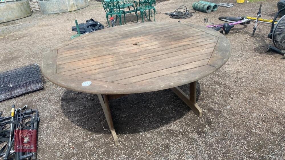 CIRCULAR WOODEN GARDEN TABLE