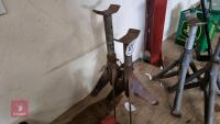 PAIR OF AXLE STANDS - 3