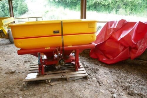 TEAGLE XT48 FERTILISER SPREADER