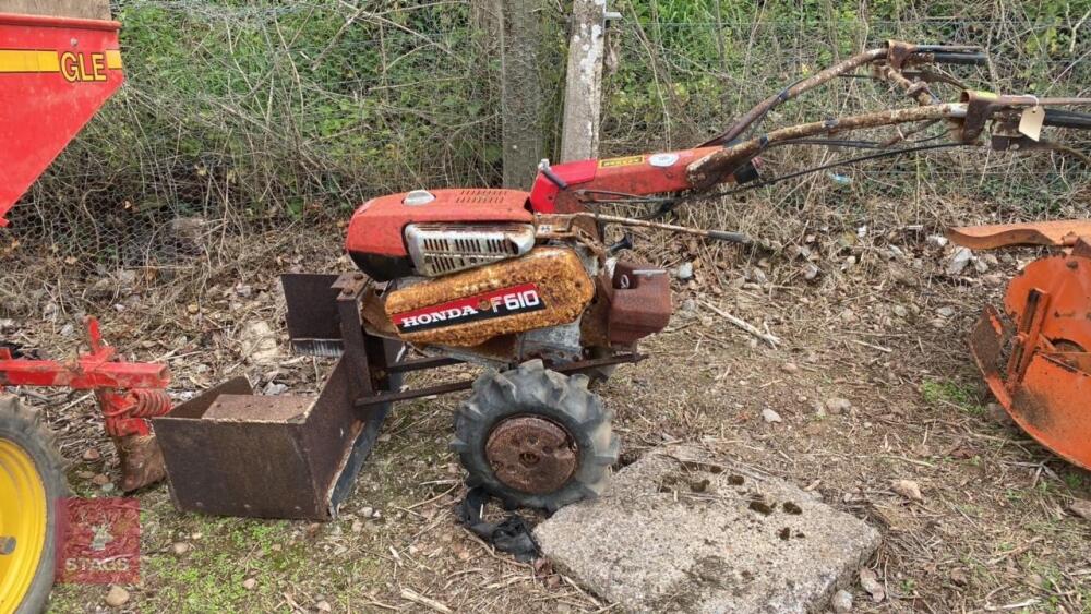 PEDESTRIAN YARD SCRAPER