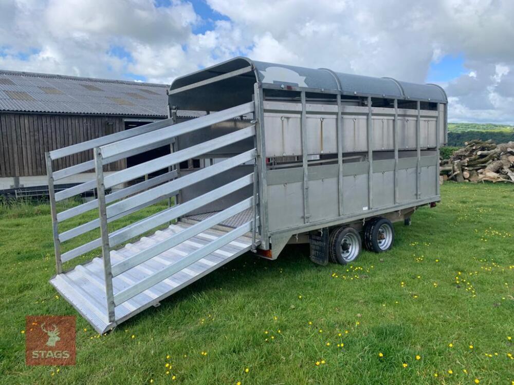 2004 GRAHAM EDWARDS LIVESTOCK TRAILER