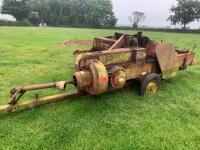 MASSEY FERGUSON SQUARE BALER (S/R)