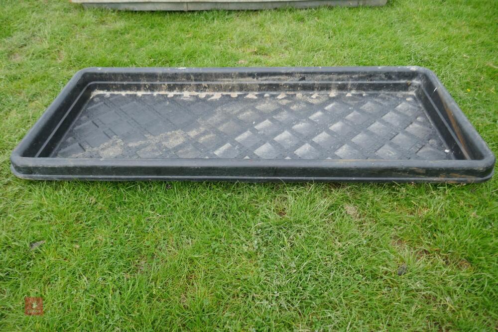 PLASTIC 6'6" CATTLE FOOTBATH