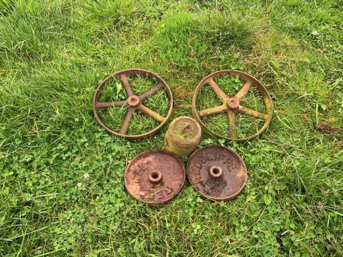 2 PAIRS OF CAST IRON WHEELS & WEIGHT