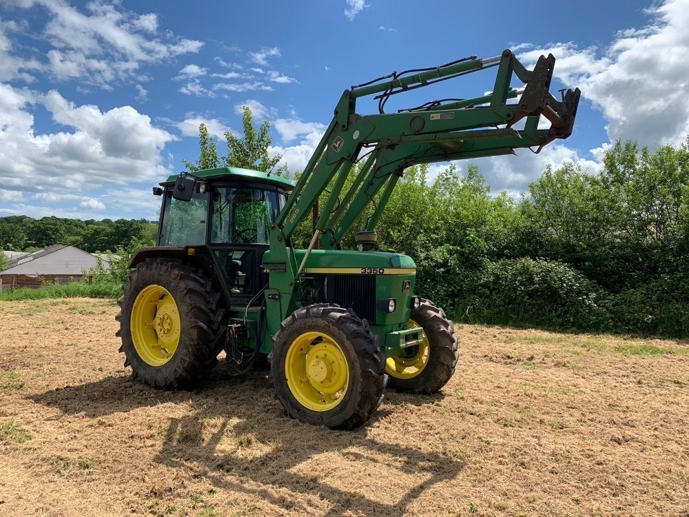 1988 JOHN DEERE 3350 4WD TRACTOR