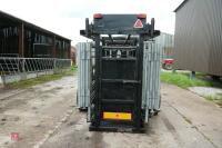 UNISTOCK 6M TRAILED CATTLE CRUSH - 46