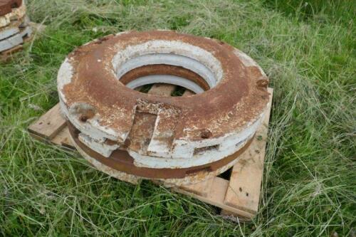 4 COUNTY WHEEL CENTRE TRACTOR WEIGHTS